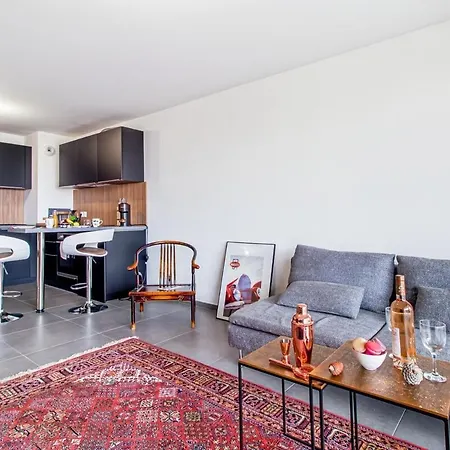 Apartment Sun Paradise -Stylish Flat-Rooftop Pool Access-Monaco View *