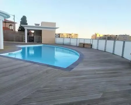Sun Paradise -Stylish Flat-Rooftop Pool Access-Monaco View Apartment *